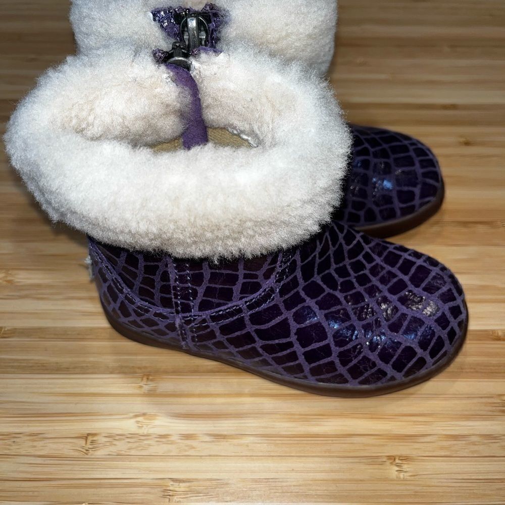 Ugg boots Jorie Croc purple girls size 7 - Picture 2 of 6